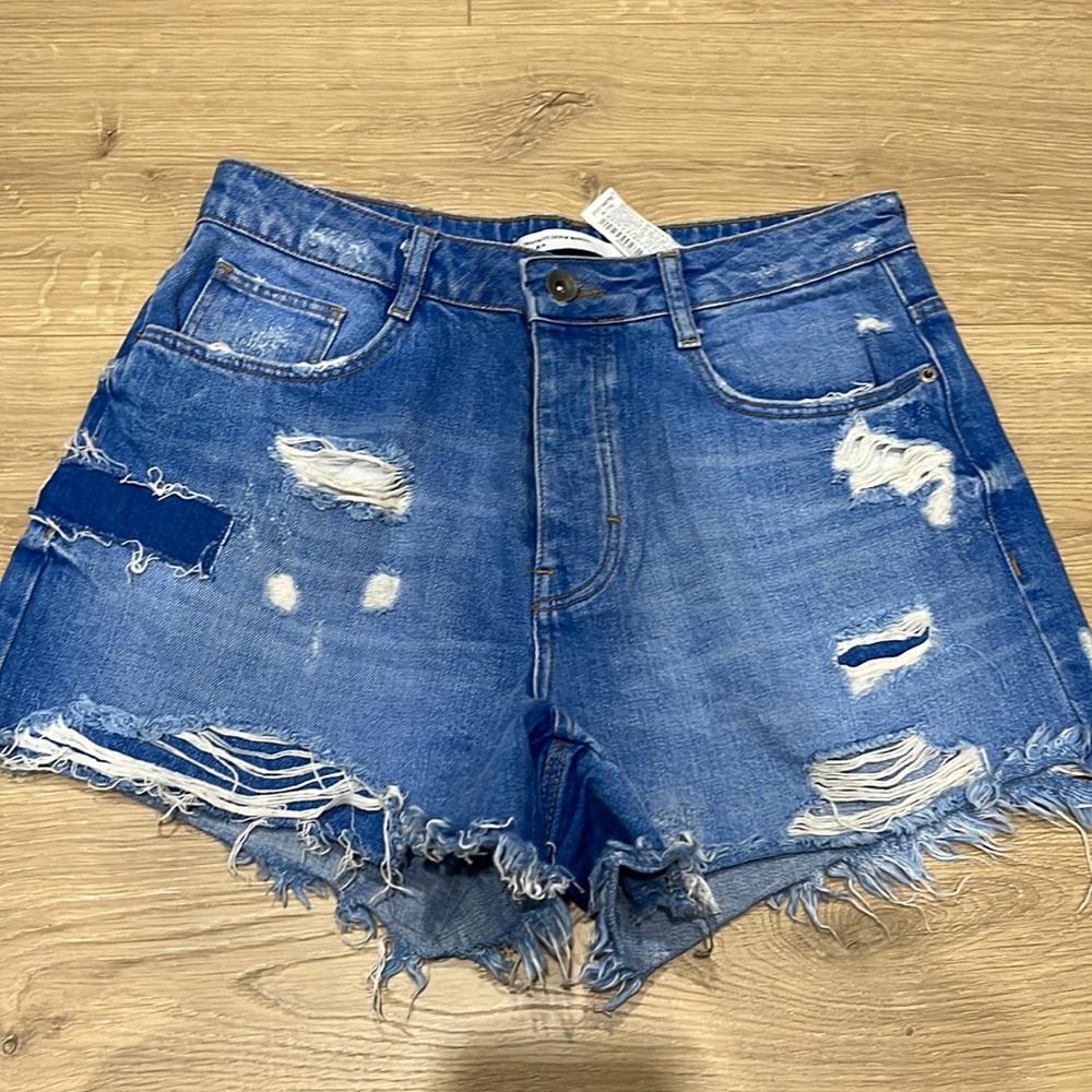 ZARA JEAN SHORTS SIZE 4 high wasted
